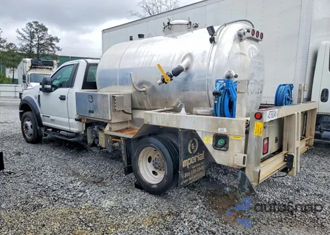 2020 Ford F550 Super - Delivery Truck z USA, uszkodzony, nr VIN 1FDUF5HT9LDA12586